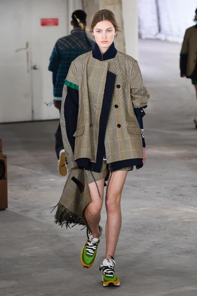 Look 25